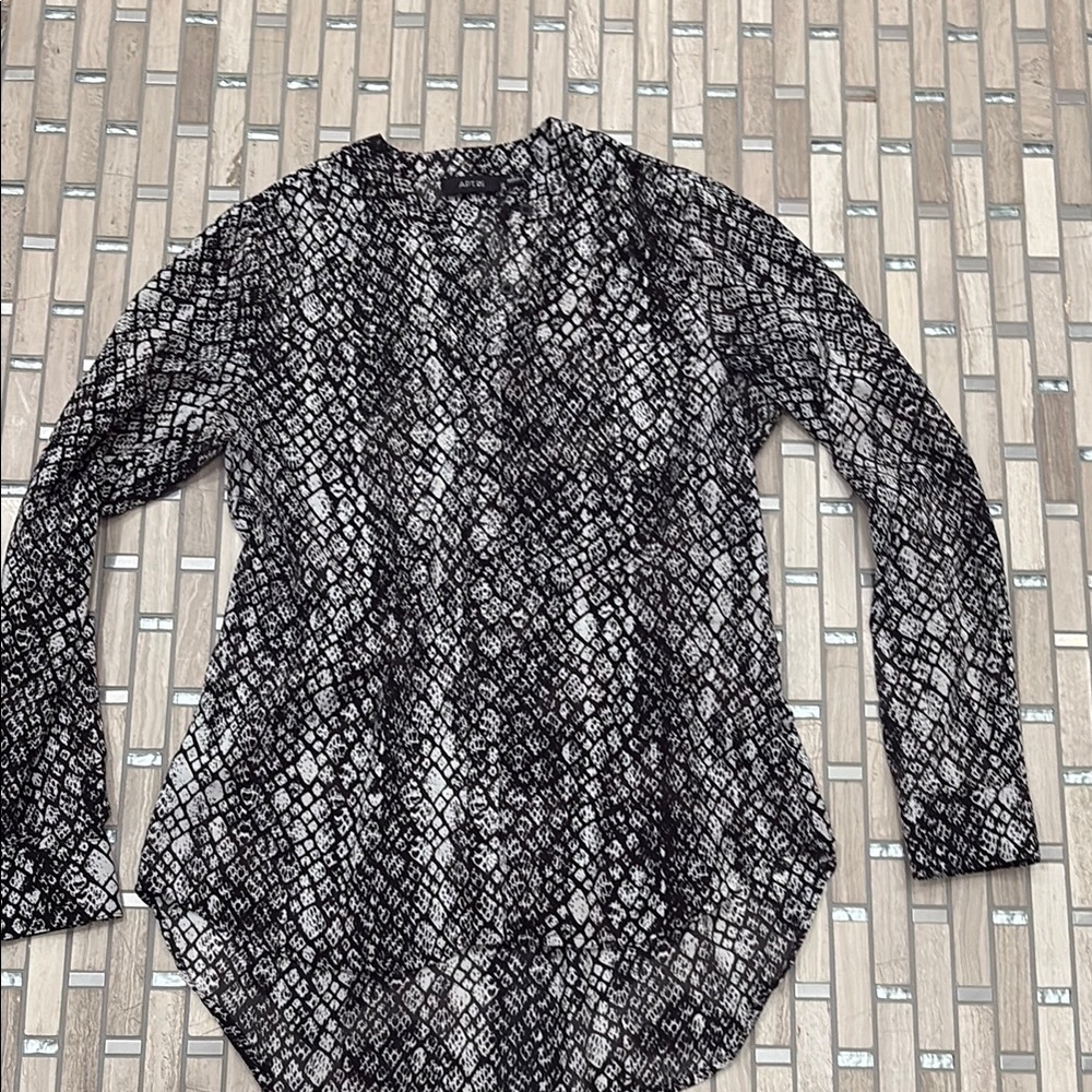 Apt. 9 Black and White Long Sleeve Mandarin Collar Blouse